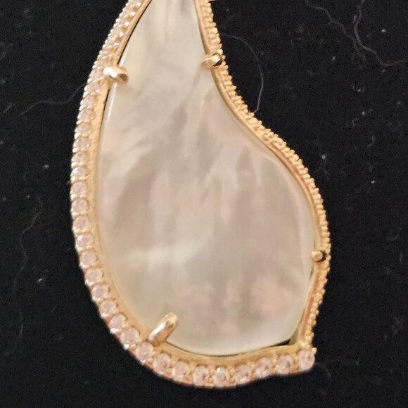 Kendra Scott Tinley Earrings - Picture 3 of 4